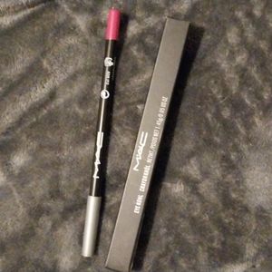 MAC lip/eyeliner